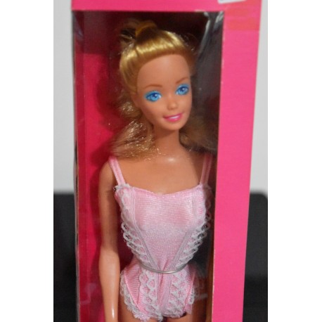 Barbie Fun To Dress